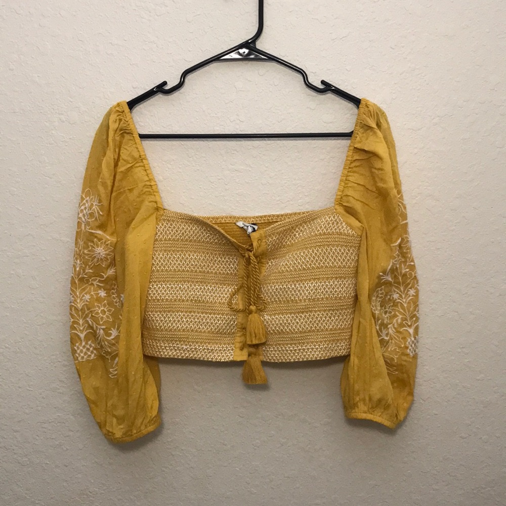 Yellow cropped Top with puffed Sleeves